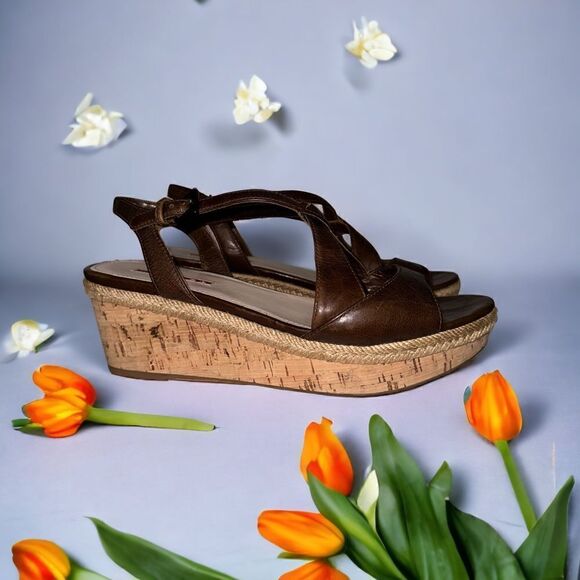 Prada Brown Leather Platform Wedges Size 8 (38) Great Condition 2 3/4” Heel. - Picture 1 of 11